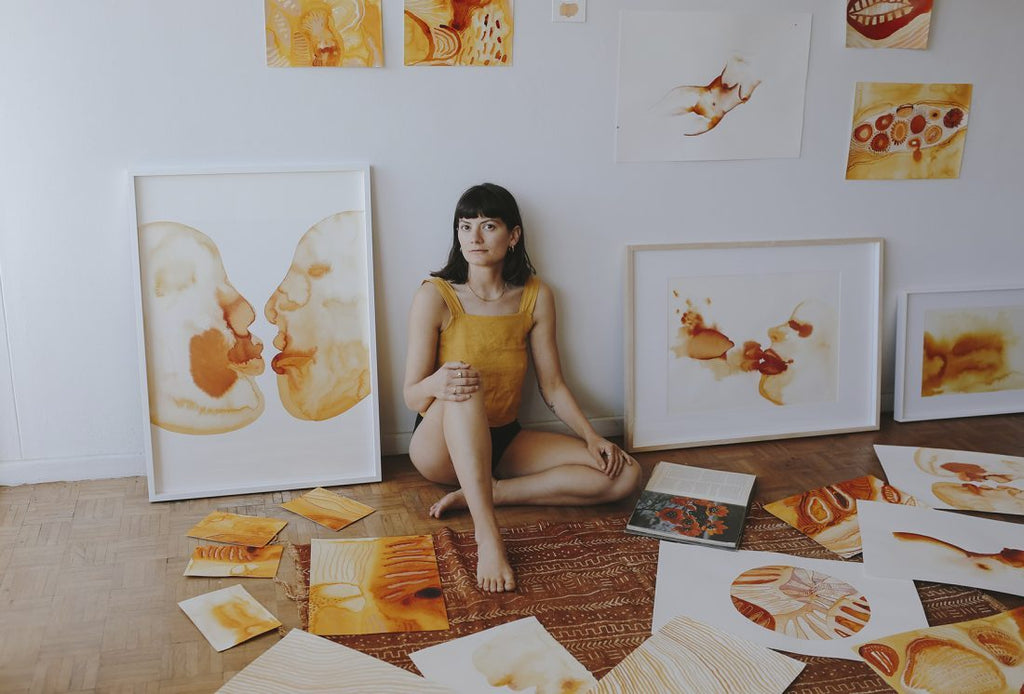 ARTIST FEATURE: AMY KEEVY // ‘PAINTINGS IN OCHRE: GIRL ON THE SHORE’