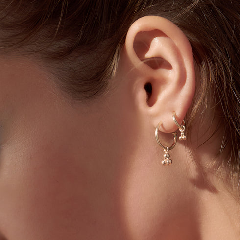 The Tres Charm Sleepers in Yellow Gold