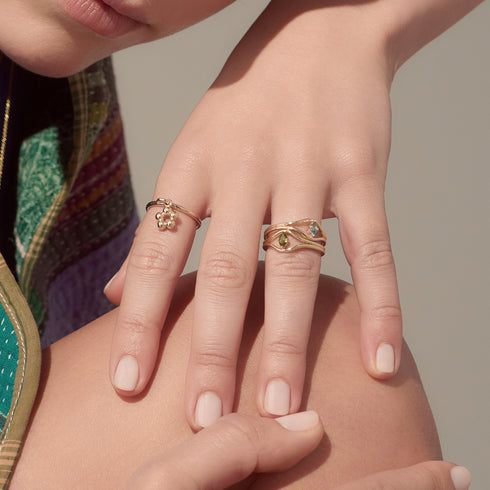 The Visionary Ring with Amethyst in Yellow Gold