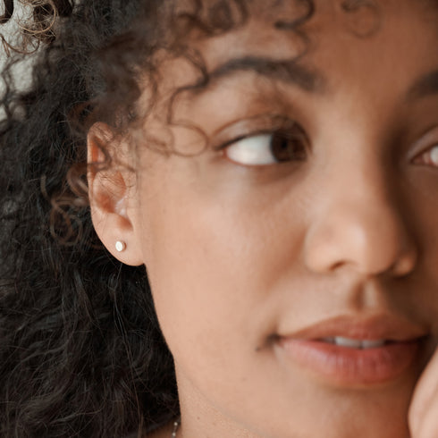 Dot Stud Earrings in Yellow Gold