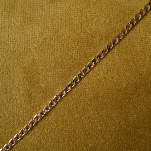 Heritage Curb Chain in Yellow Gold