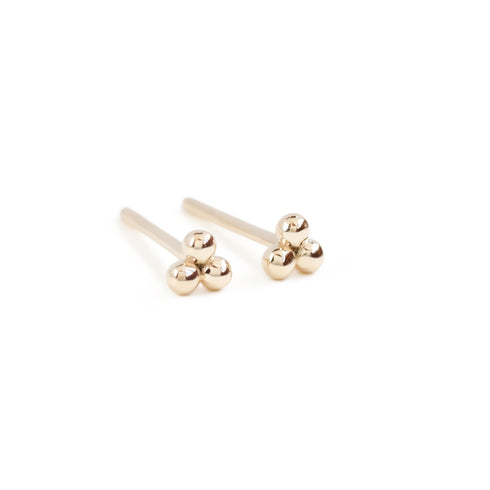 The Tres Stud Earrings in Yellow Gold