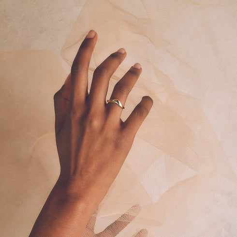 The Holly Arch Band in Yellow Gold