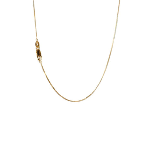 Delicate Curb Chain in Yellow Gold