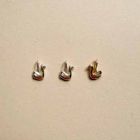 Swan Charm in Yellow Gold