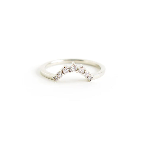 Tapering Diamond Arch Band