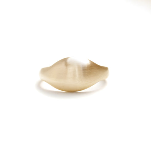 The Baroque Signet in Yellow Gold