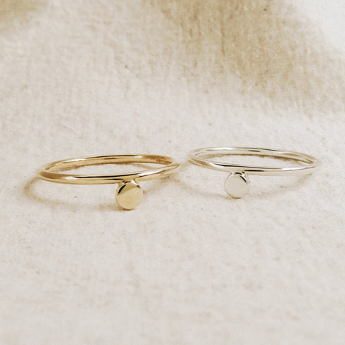 The Dot Ring in Yellow Gold