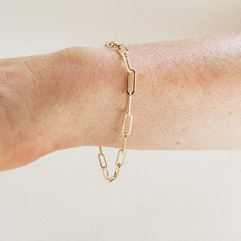 The Paperclip Bracelet in Yellow Gold