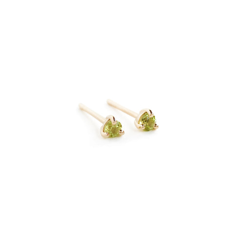 Three Claw Mini Peridot Stud Earrings in Yellow Gold