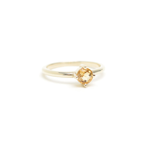 Four Claw Round Citrine Ring in Yellow Gold