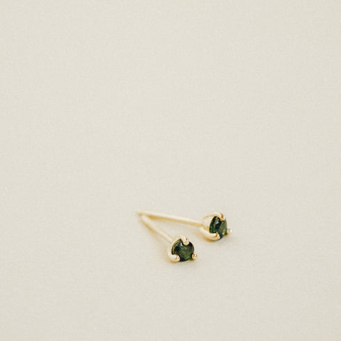 Three Claw Mini Tourmaline Stud Earrings in Yellow Gold